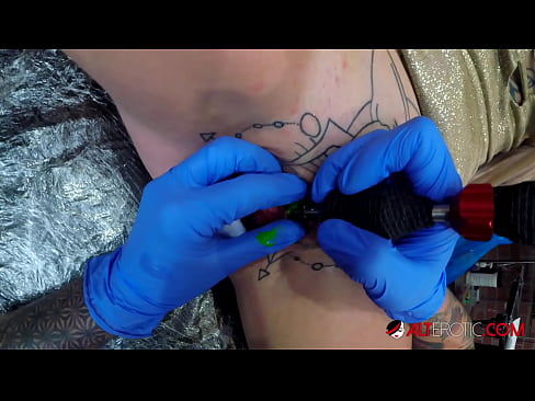 ❤️ Extremamente tatuada, a brasa Sully Savage fez uma tatuagem no seu clítoris ❤❌ Porno vídeo em nós pt.bsglass.ru ️❤