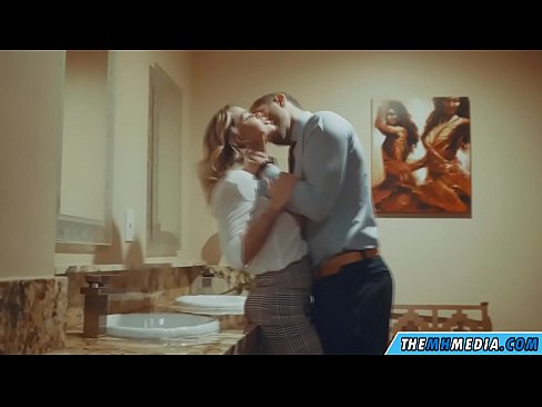 ❤️ Quando uma loira peituda o seduz numa casa de banho pública ❤❌ Porno vídeo em nós pt.bsglass.ru ️❤